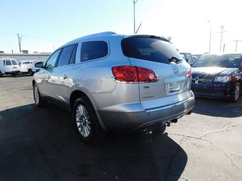 Used 2010 Buick Enclave CXL image 4
