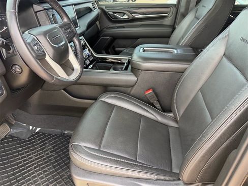 Used 2021 GMC Yukon XL Denali w/ Denali Premium Package image 22