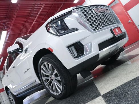 Used 2021 GMC Yukon XL Denali AWD/4WD image 39