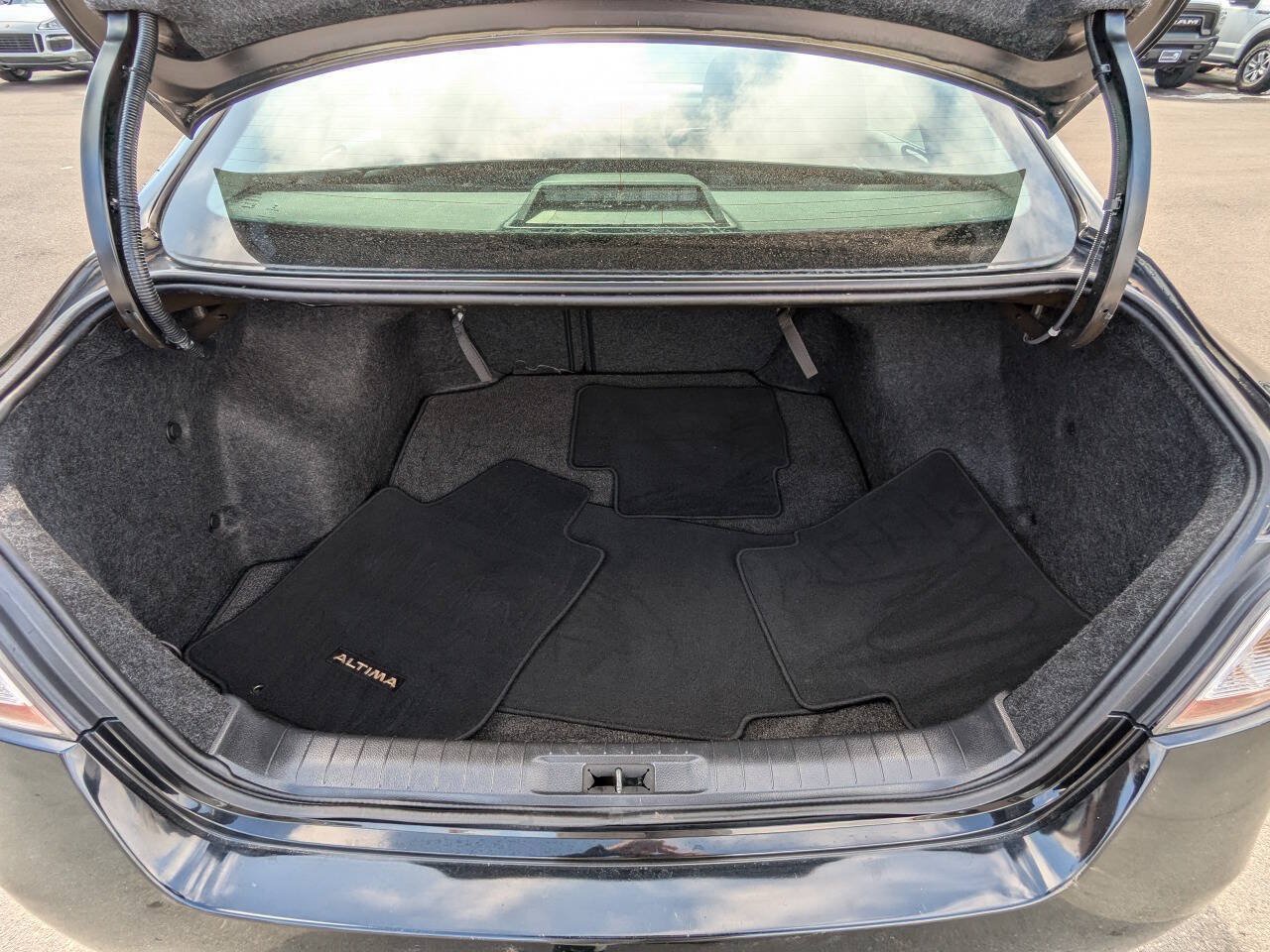 Used 2015 Nissan Altima 2.5 SL w/ Technology Package FWD image 27