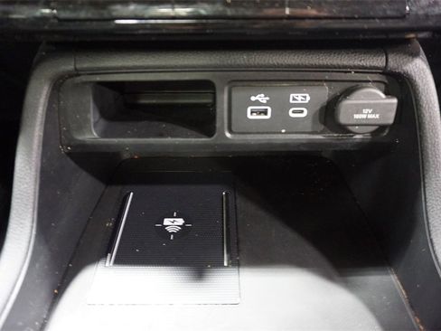 Used 2025 Honda Pilot Touring image 16