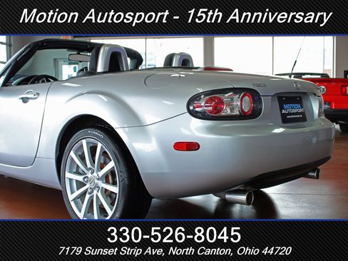 Used 2006 MAZDA MX-5 Miata Sport RWD image 9
