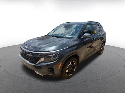 Used 2025 Kia Seltos S FWD image 3