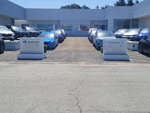 Used 2023 BMW i4 eDrive40 image 30