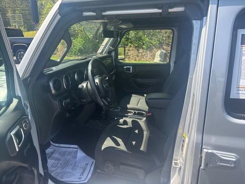 Used 2022 Jeep Wrangler Unlimited Sport AWD/4WD image 16