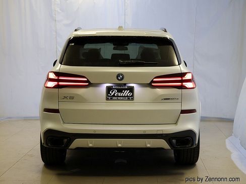 New 2026 BMW X5 xDrive50e image 7