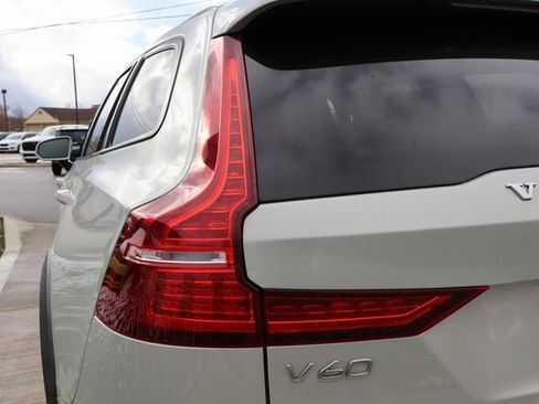 Used 2021 Volvo V60 T5 Cross Country w/ Climate Package image 30