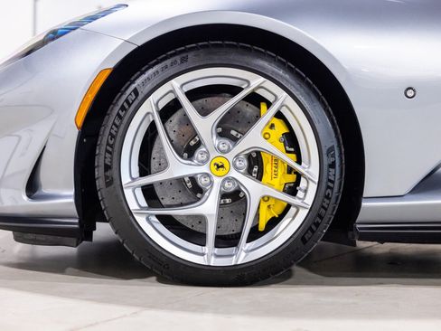 Used 2019 Ferrari 812 Superfast RWD image 18