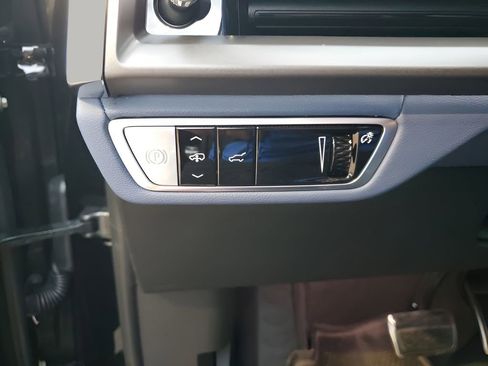 New 2026 Cadillac Vistiq Premium Luxury AWD/4WD image 34