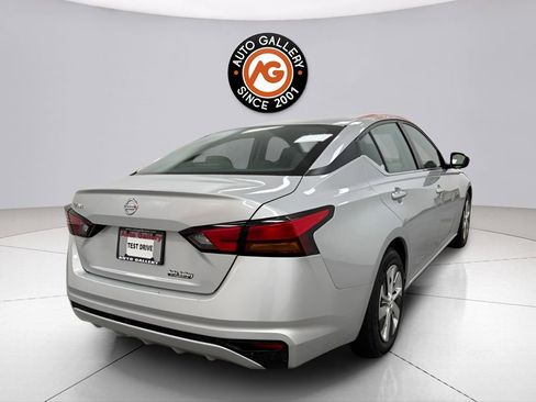 Used 2022 Nissan Altima 2.5 S FWD image 3