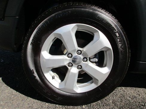 Used 2017 Jeep Compass Latitude AWD/4WD image 14