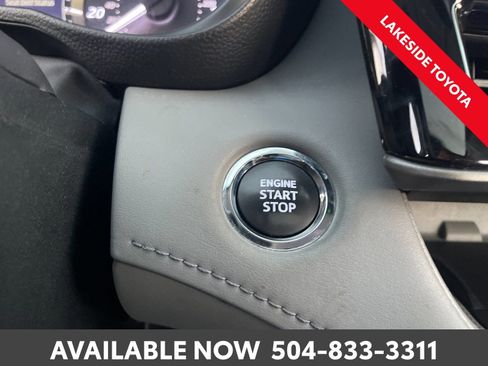 Used 2023 Toyota Highlander L image 36