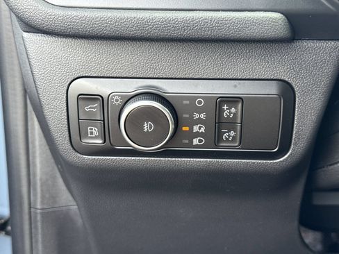 Certified 2025 Ford Escape Platinum FWD image 32