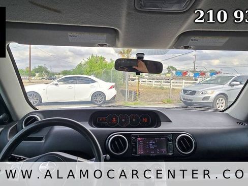 Used 2014 Scion xB FWD image 39