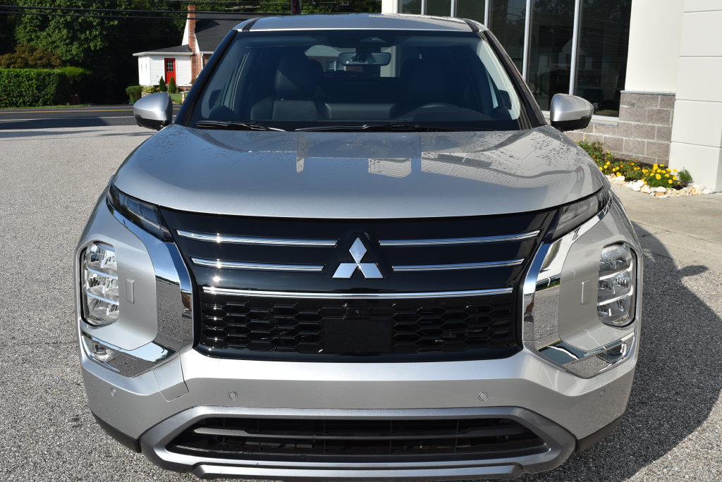 New 2026 Mitsubishi Outlander SE AWD/4WD image 3