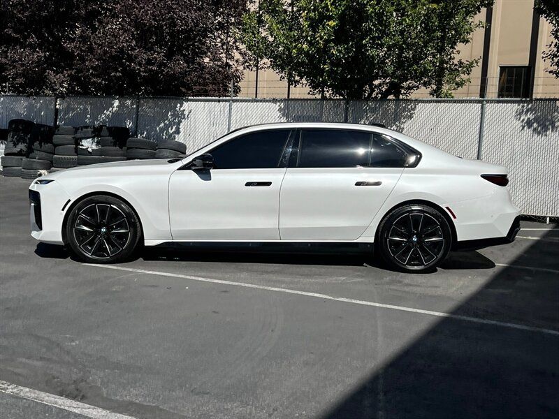 Used 2024 BMW i7 M70 AWD/4WD image 4