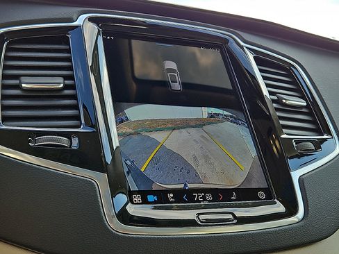 Certified 2023 Volvo XC90 B6 Ultimate w/ Protection Package image 19