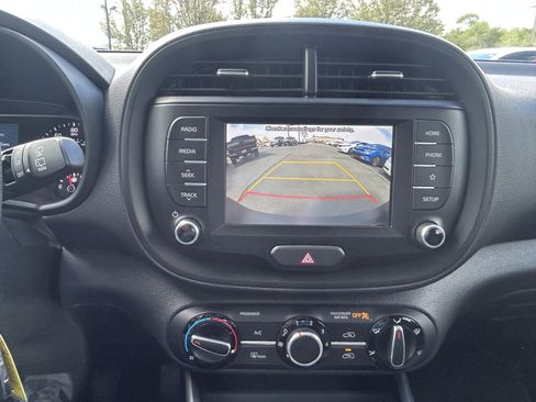 Used 2021 Kia Soul LX image 13