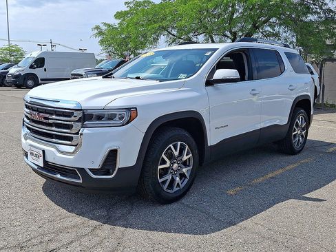 Used 2023 GMC Acadia SLT w/ Preferred Package AWD/4WD image 4