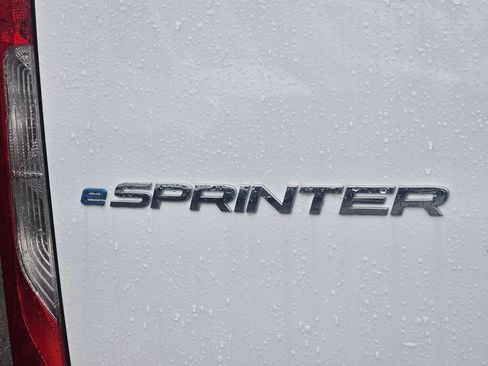 New 2025 Mercedes-Benz eSprinter 170 Cargo image 15