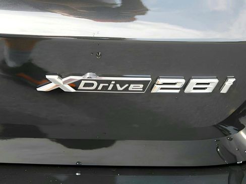 Used 2025 BMW X1 xDrive28i w/ Technology Package image 21