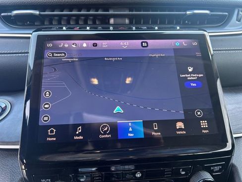 Used 2023 Jeep Grand Cherokee L Limited w/ Black Appearance Package image 21