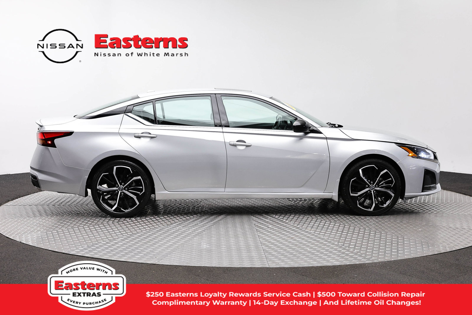 Used 2023 Nissan Altima 2.5 SR w/ SR Premium Package FWD image 6