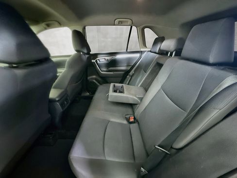 Used 2020 Toyota RAV4 LE w/ All Weather Liner Package AWD/4WD image 27