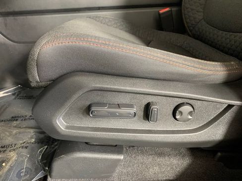 Used 2025 Honda Pilot Sport image 21