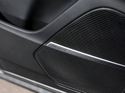 Used 2025 Audi Q8 Premium Plus image 25