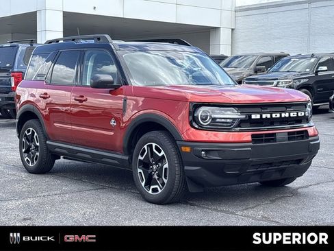 Used 2022 Ford Bronco Sport Outer Banks w/ Tech Package AWD/4WD image 1