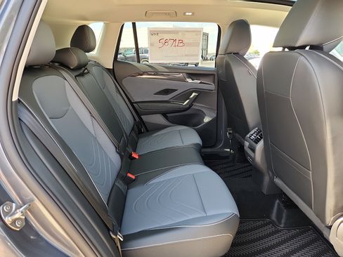 New 2026 Volkswagen Tiguan SE FWD image 14