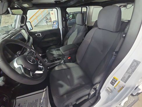 New 2026 Jeep Wrangler Unlimited Sahara AWD/4WD image 20