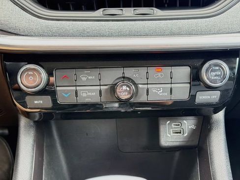 Used 2022 Jeep Compass Latitude AWD/4WD image 44