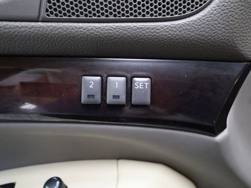 Used 2011 INFINITI G37 Journey w/ Premium Pkg image 16