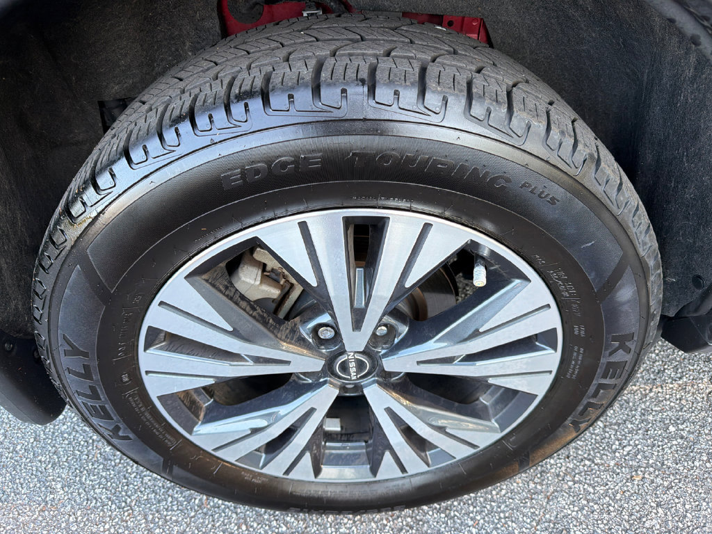 Used 2023 Nissan Rogue SV w/ SV Premium Package FWD image 17