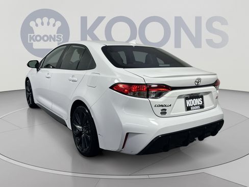 Used 2026 Toyota Corolla SE FWD image 4