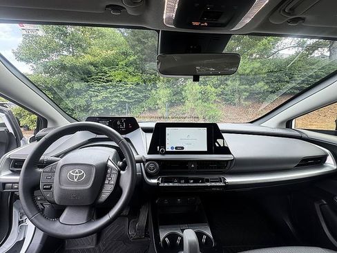 Certified 2025 Toyota Prius LE FWD image 17