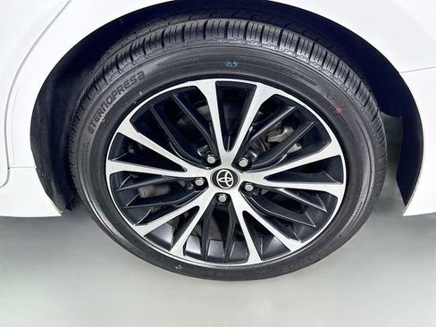 Certified 2020 Toyota Camry SE FWD image 28