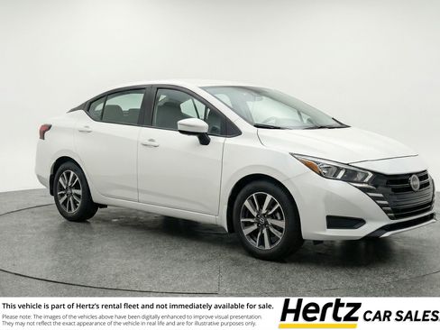 Used 2025 Nissan Versa SV FWD image 1