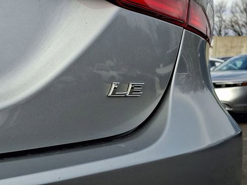 Used 2021 Toyota Camry LE image 29