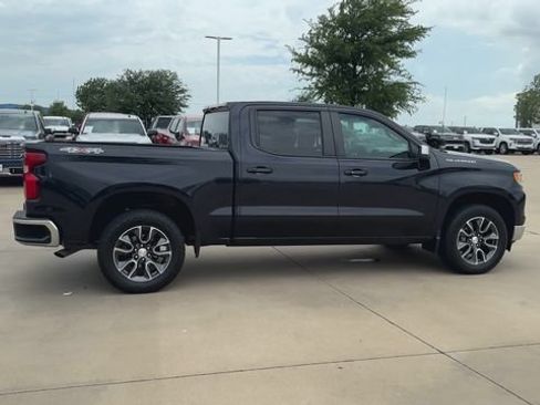 Used 2023 Chevrolet Silverado 1500 LT AWD/4WD image 2