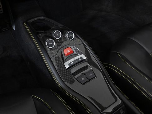 Used 2015 Ferrari 458 Spider RWD image 39