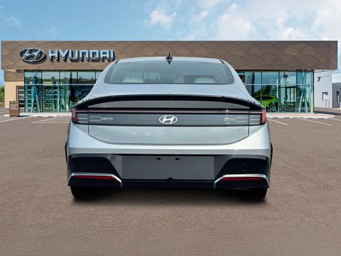 New 2025 Hyundai Sonata Limited image 6