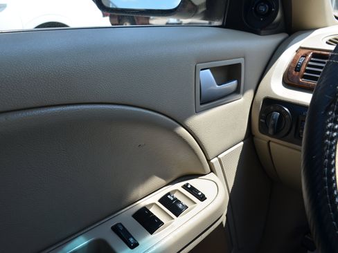 Used 2006 Ford Five Hundred SEL FWD image 25