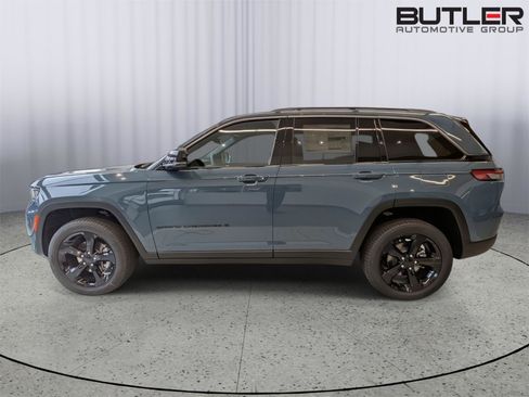 New 2026 Jeep Grand Cherokee Limited RWD image 3
