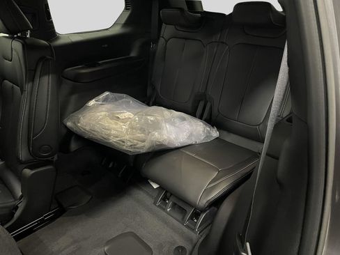 New 2026 Jeep Grand Cherokee L Limited image 8