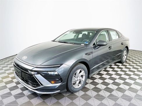 New 2026 Hyundai Sonata SE FWD image 3