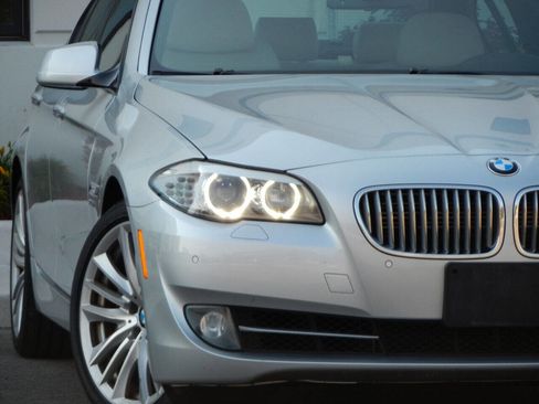 Used 2012 BMW 550i xDrive Sedan image 7