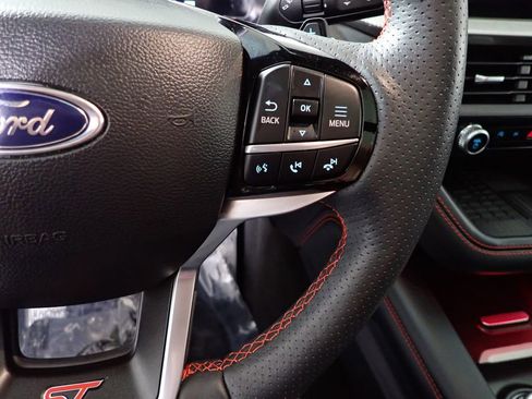 Used 2025 Ford Explorer ST image 33